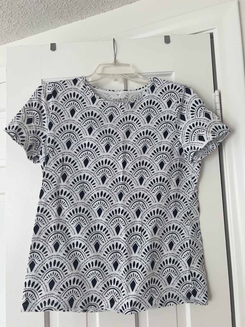 Talbots White and Navy Petite Patterned Short Sleeve Tee